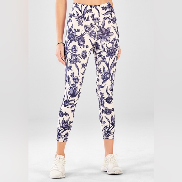 Fabletics legging Define power hold high waisted capri in adalia color - Picture 1 of 8